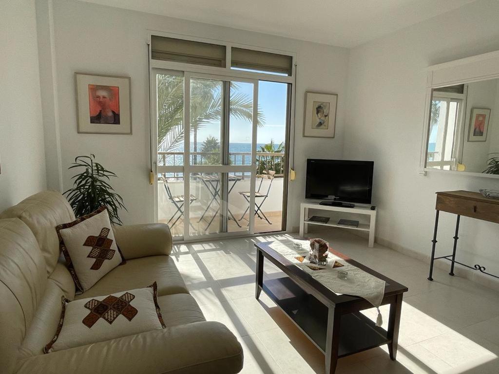 Apartamento Frente A La Playa Piso 3 Estepona Kültér fotó